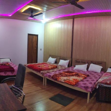 Karnaprayāg Hotel Trishul Inn מראה חיצוני תמונה