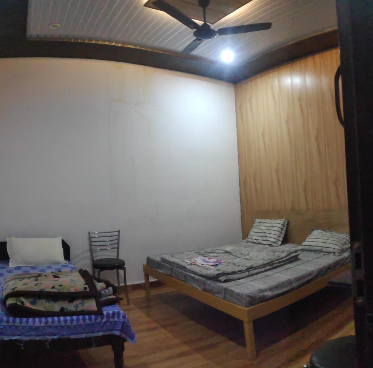 Karnaprayāg Hotel Trishul Inn מראה חיצוני תמונה